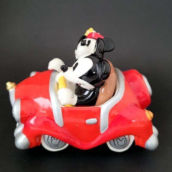 Minnie and Mickey Mouse retro car Disney salt and pepper shaker set - Picture 3 of 11